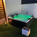 Lelo Sunset Spa, Romantic Garden With Private Jacuzzi