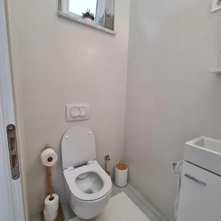 Lelo With Jacuzzi And Free Parking Apartment Zadar