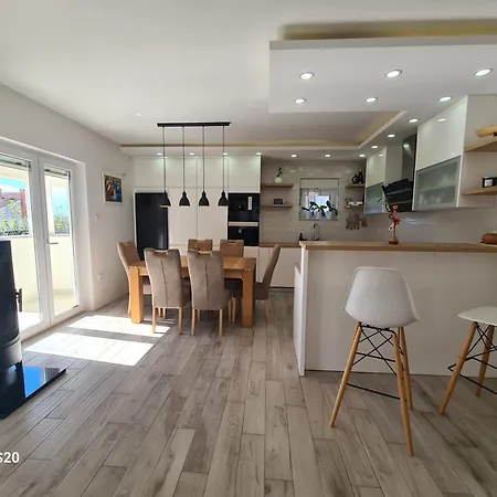 Apartment Lelo With Jacuzzi And Free Parking Zadar
