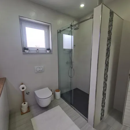 Apartment Lelo With Jacuzzi And Free Parking Zadar