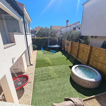 Lelo With Jacuzzi And Free Parking *